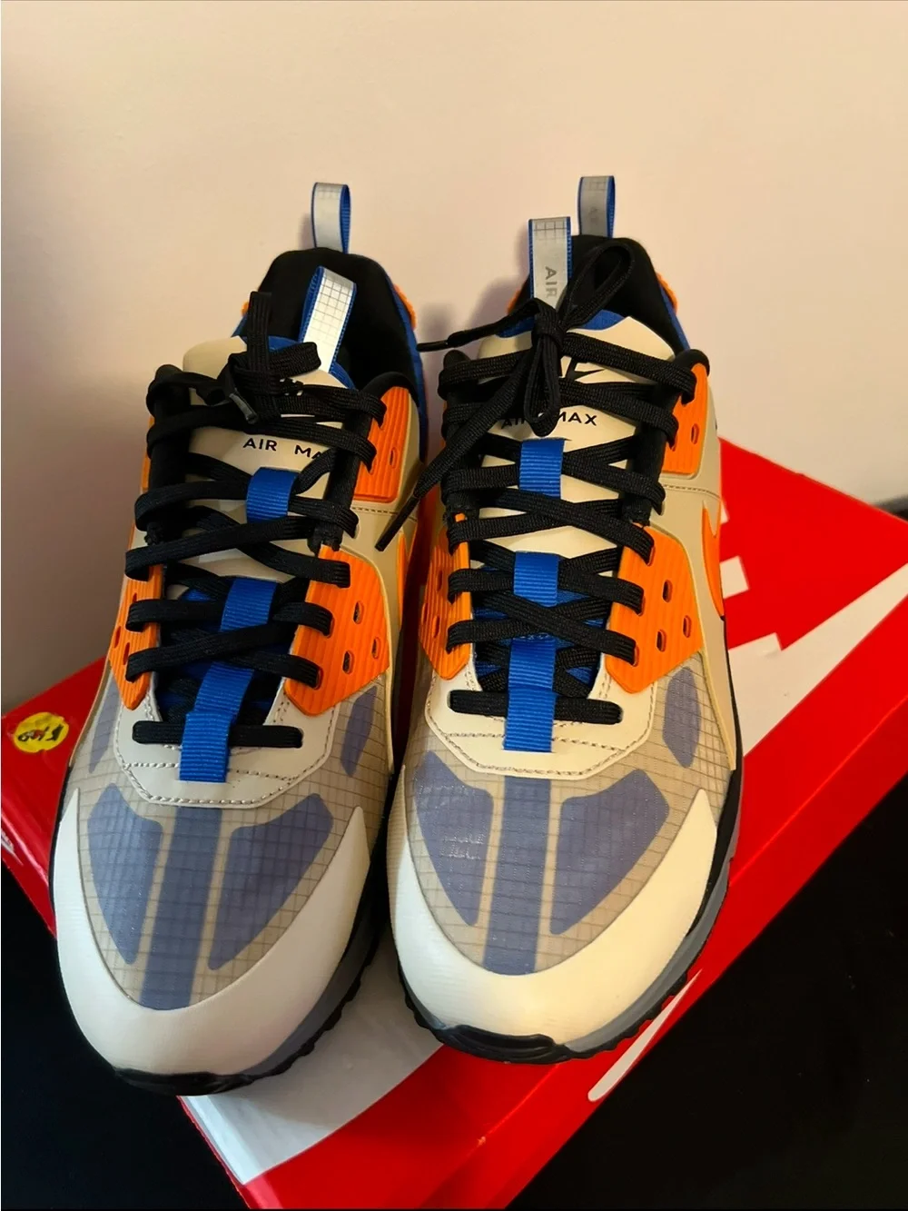 Nikes - Picture 3 of 4